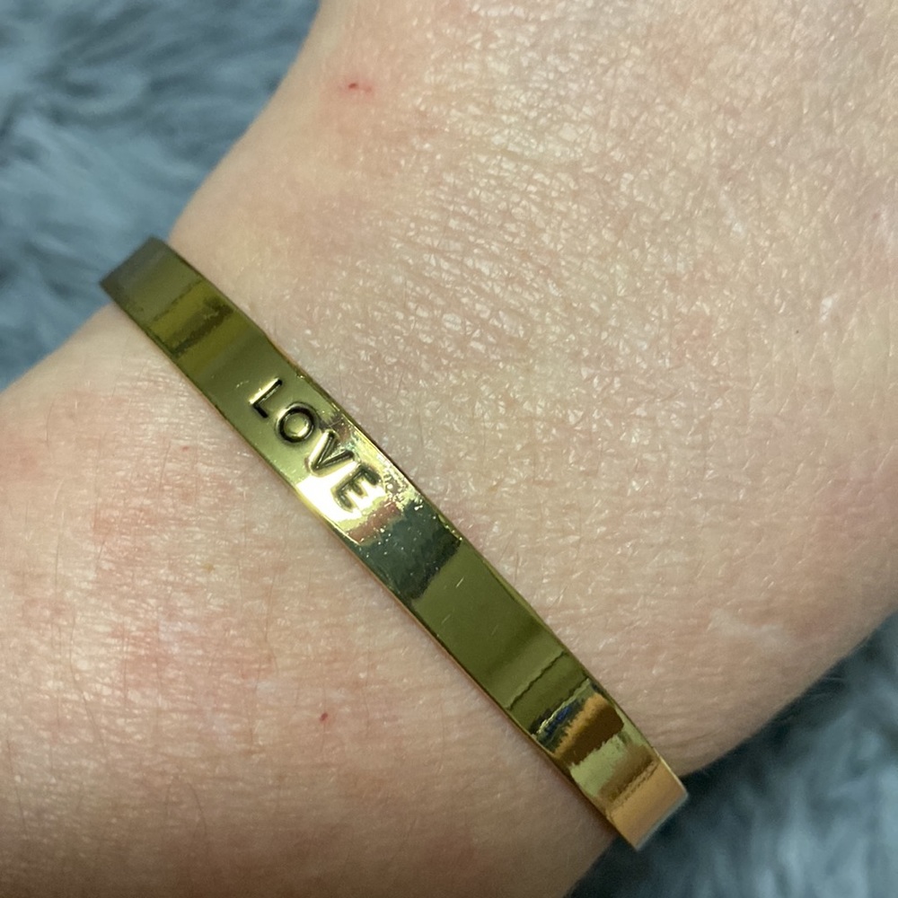 Golden Love bangle - Picture 4 of 6
